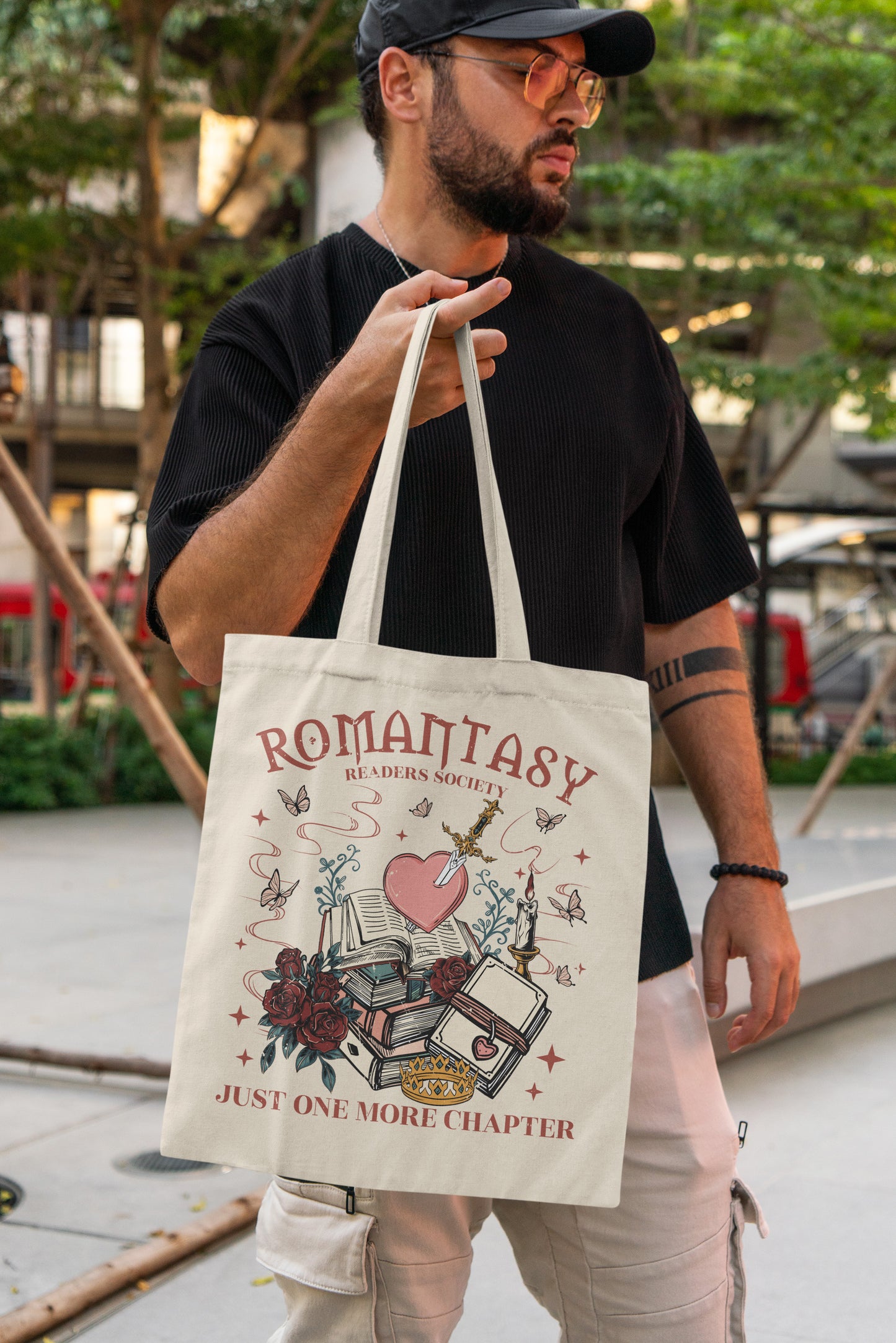 💘 Romantasy Readers Society Tote Bag – “Just One More Chapter”