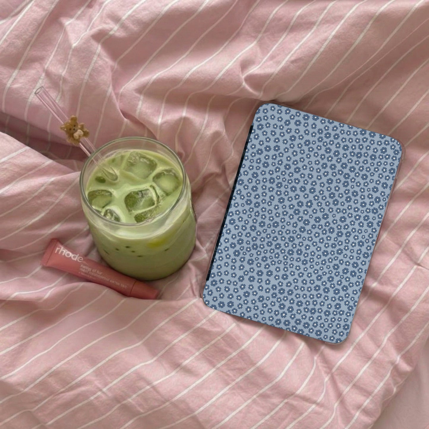 Cute Blue Floral Print Compact and Stylish Tablet Cover