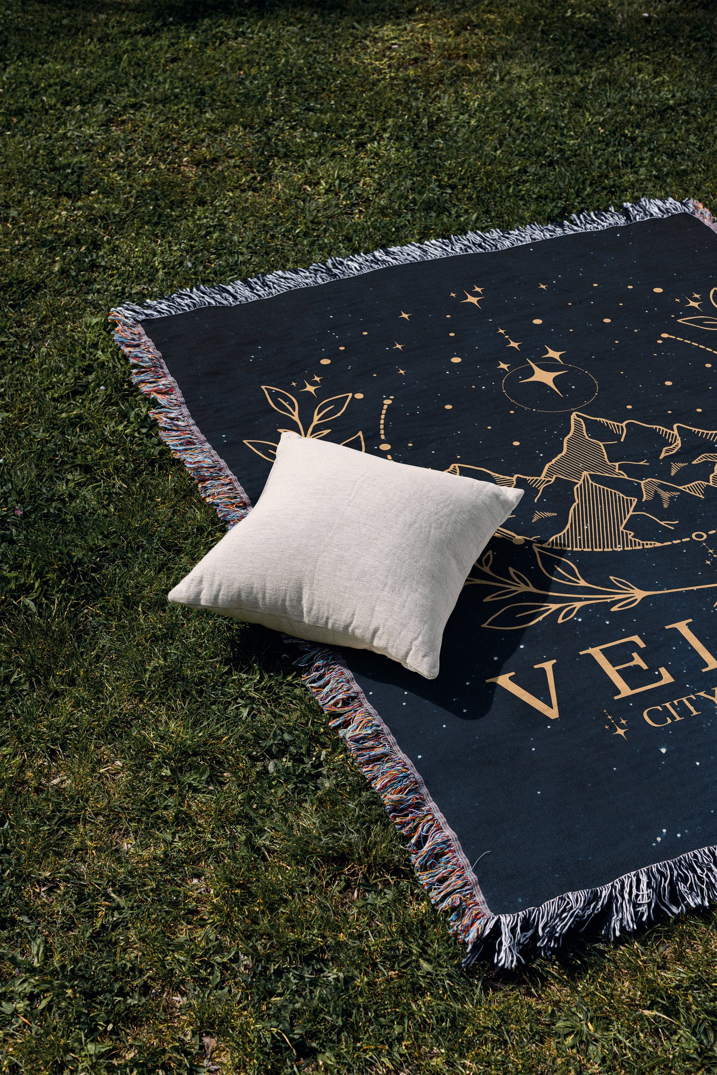 Velaris "Comfort for Dreamers" Woven Throw Blanket