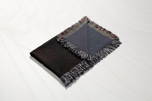 Enchanted Knight Woven Throw Blanket - MagicMerchEmporium