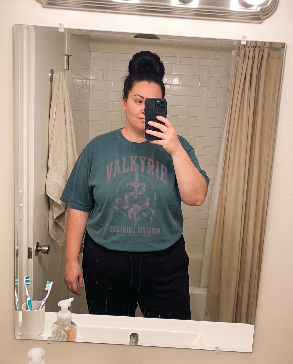 Comfort Colors® 1717 worn in size 4XL