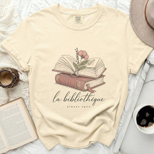 La Bibliothèque Tee in Ivory