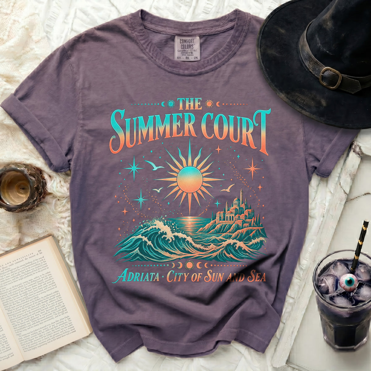 T-shirt with "The Summer Court Adriata City of Sun and Sea" graphic.