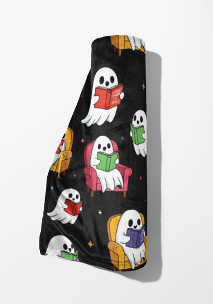 Cute Ghosts Reading Patterned Blanket