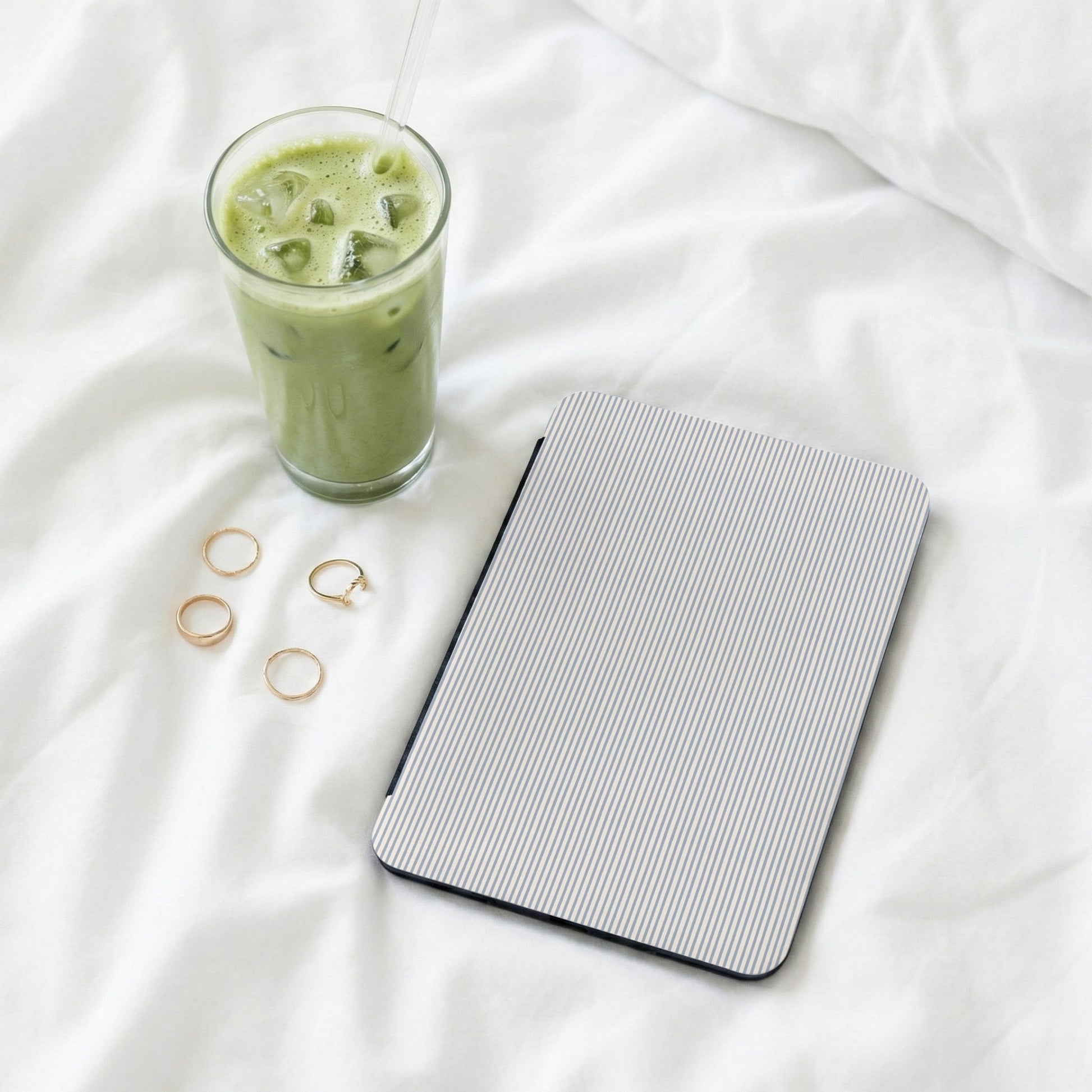 Elegant and Minimalist Stripe Cover Tablet Organizer