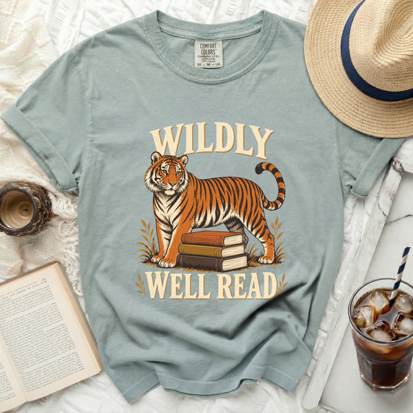 Wildly Well Read Tee in Bay