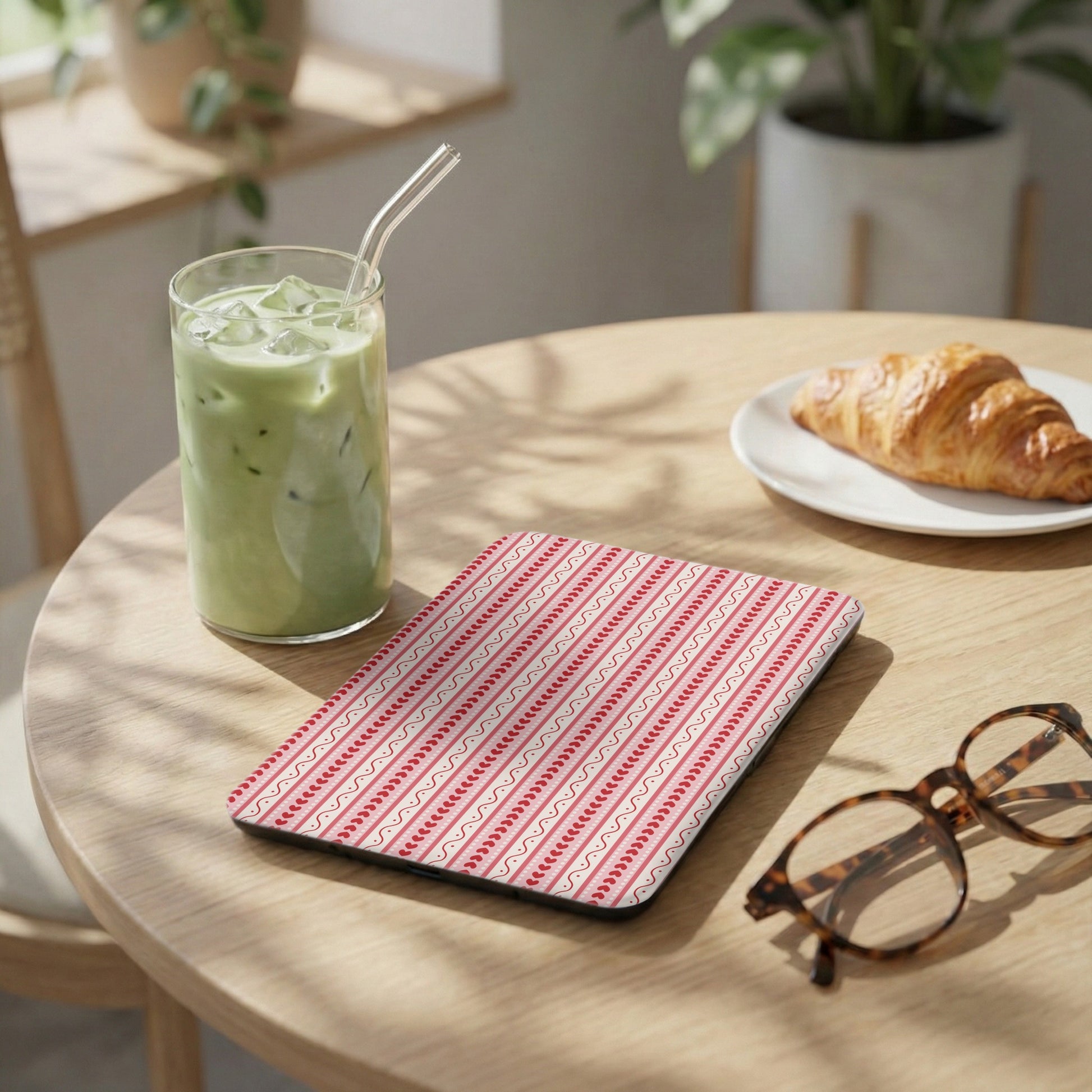 Stylish Red and White Striped Patterned Mouse Pad