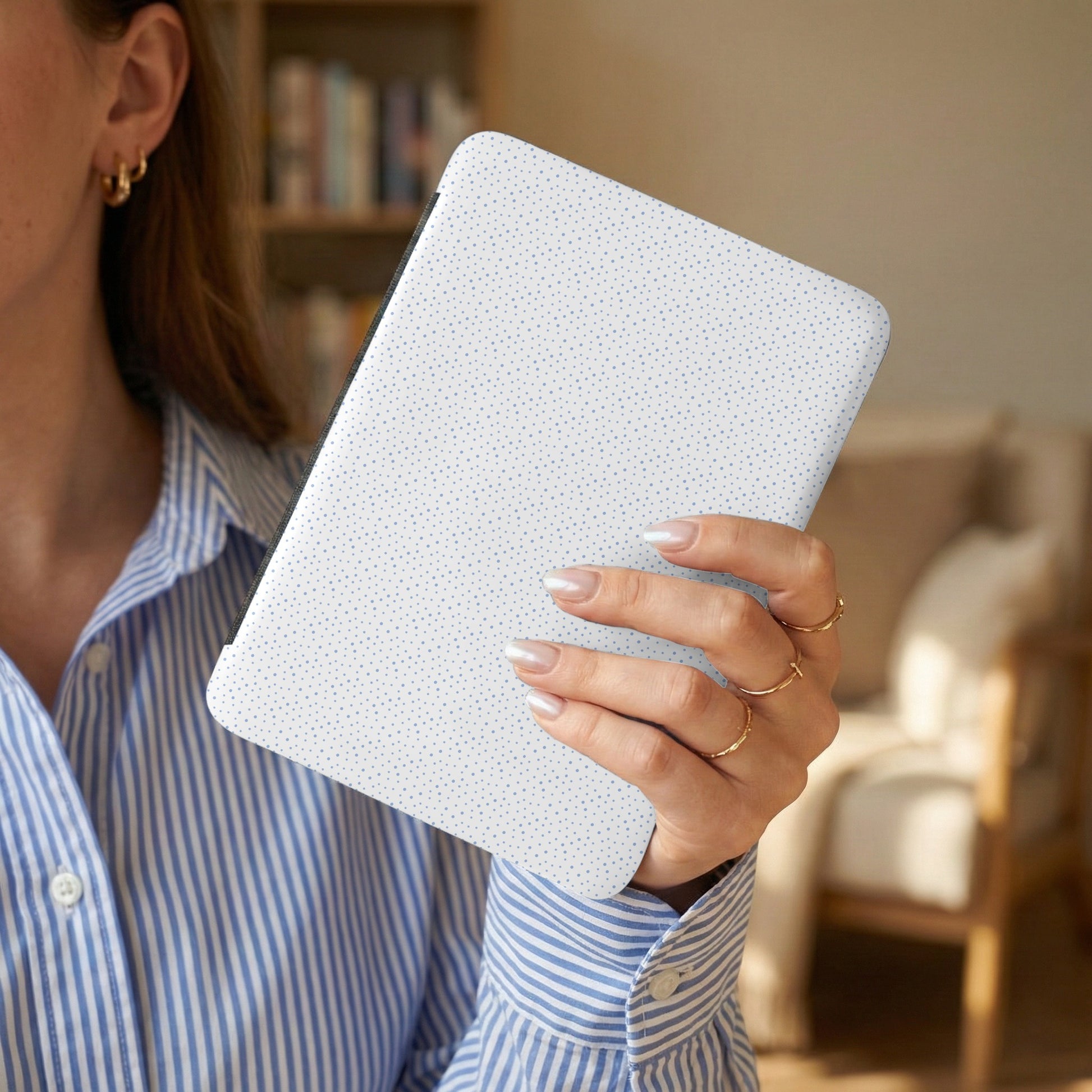 Stylish White Tablet Case with Minimalist Design