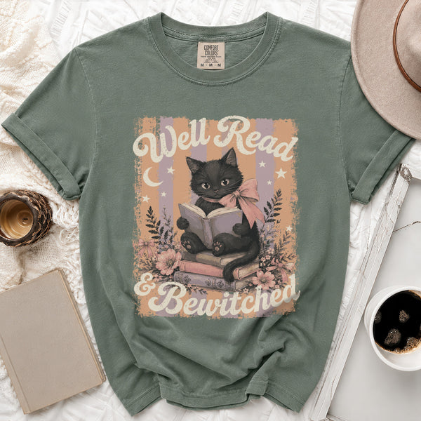 Well Read Cat Tee in Moss