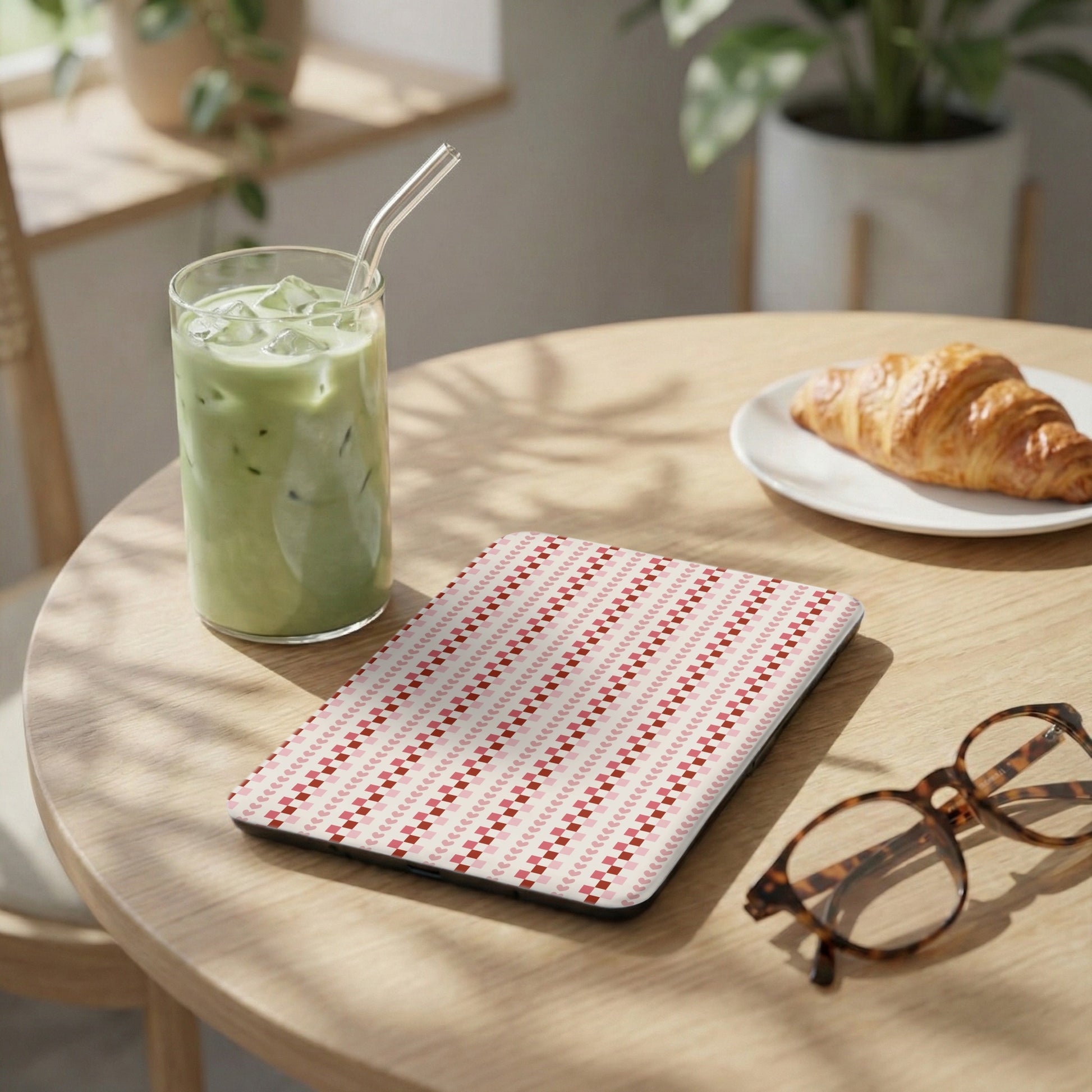 Red and White Heart Print Tablet Sleeve Product