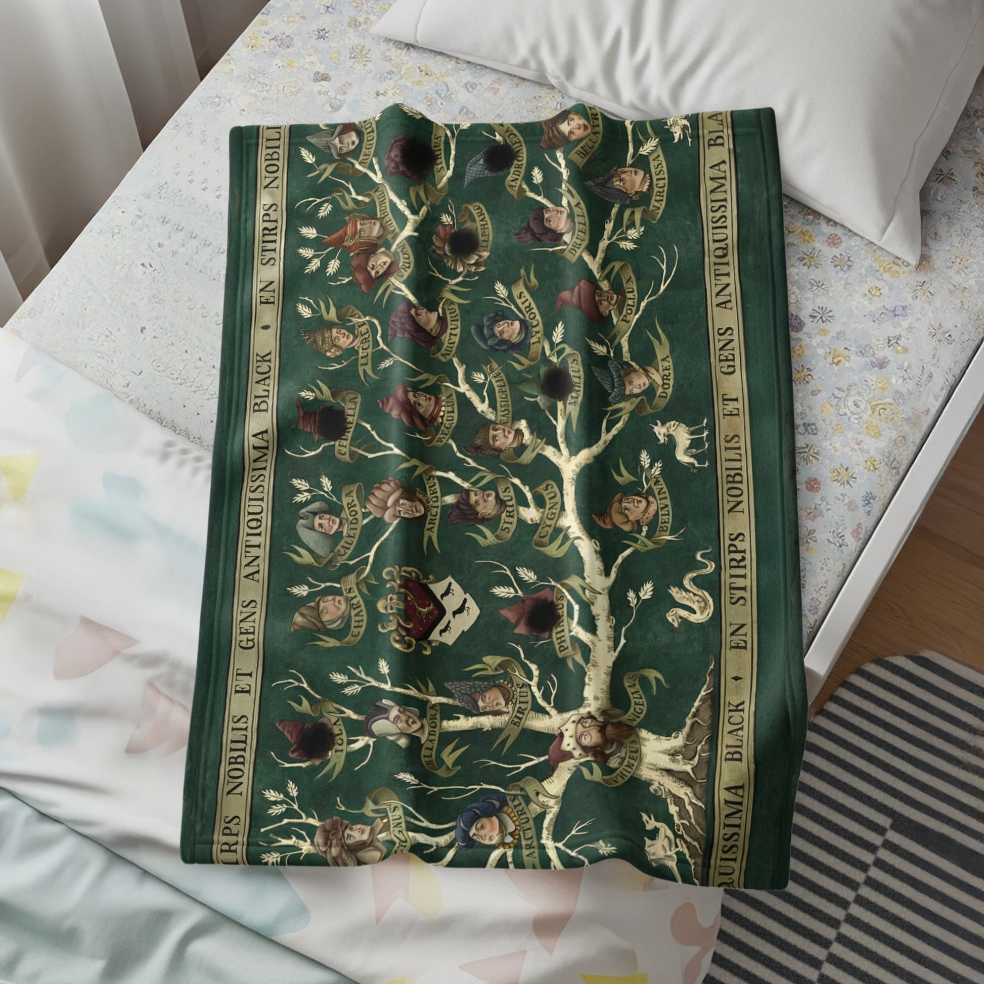 En Stripis Nobilis Black Tree Themed Blanket