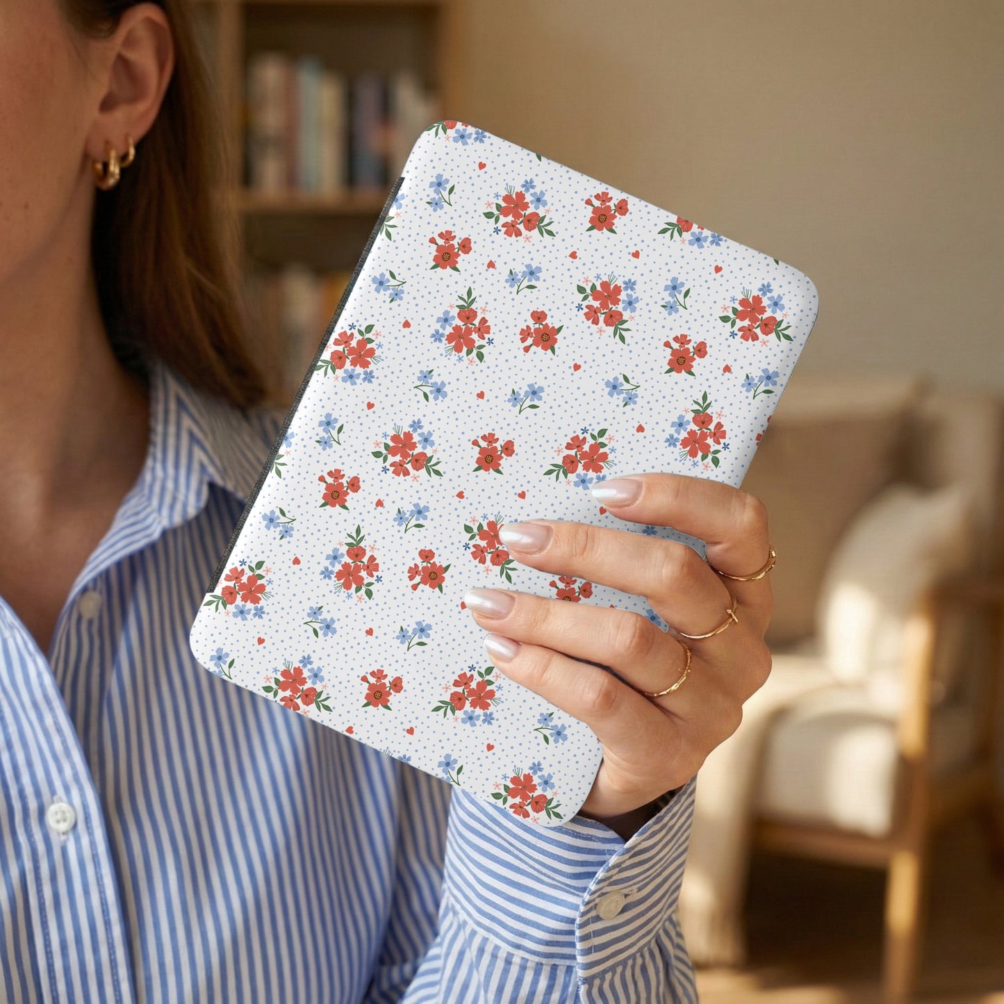 Floral Patterned Red and Blue Flowers Case