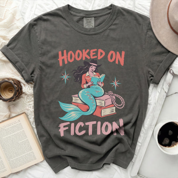 Hooked On Fiction Tee in Pepper