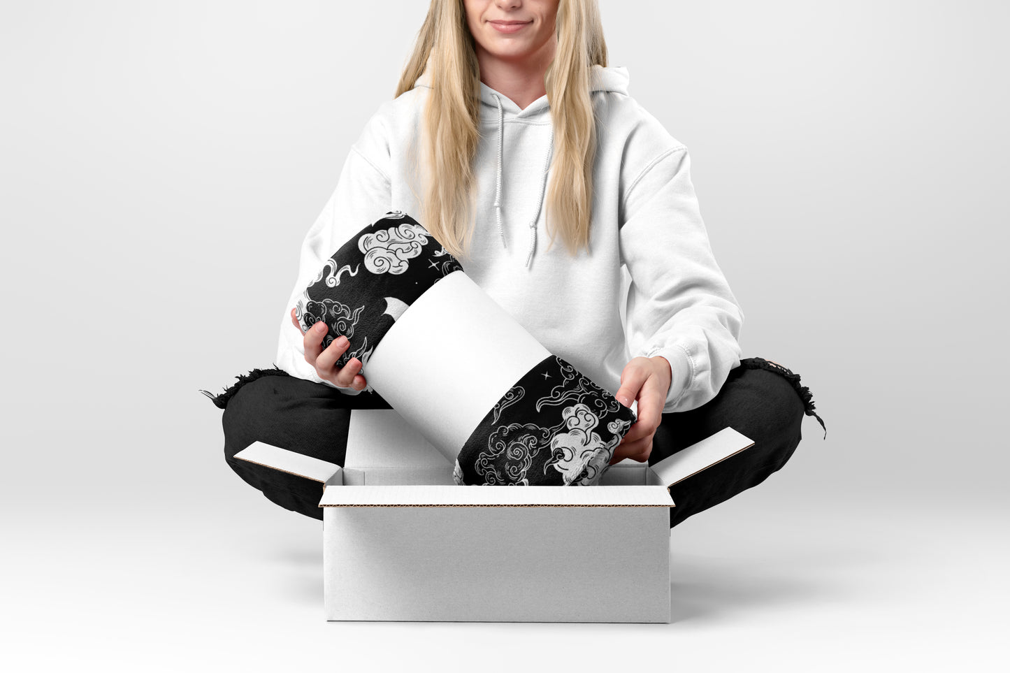 Cozy Fleece Blanket with Elegant Black White Print