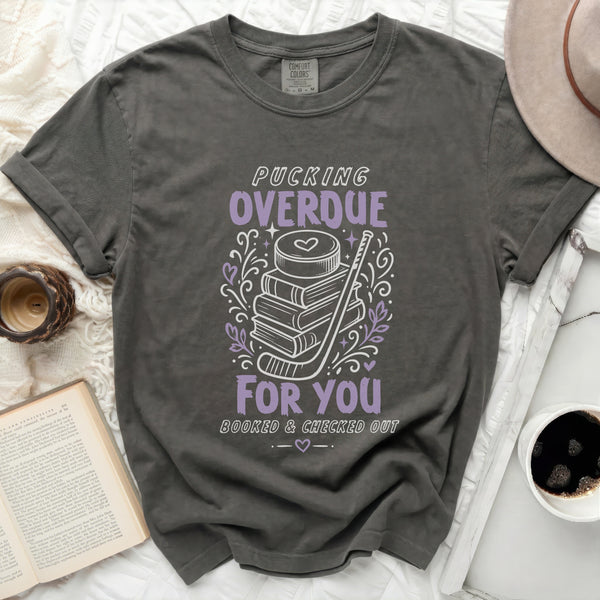 Pucking Overdue Reader's Tee in Pepper