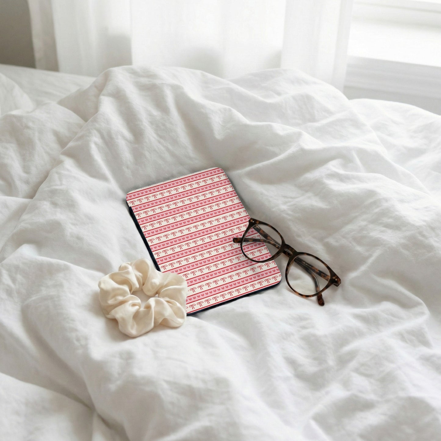 Stylish Red Striped Tablet Case with Multiple Glasses Design