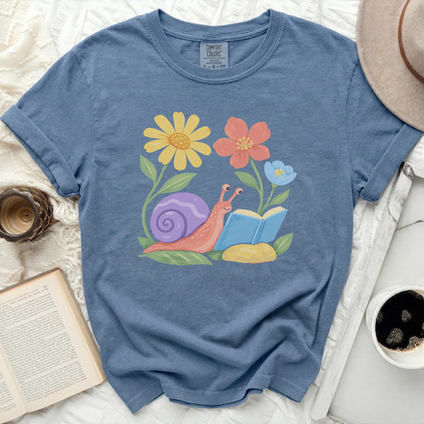 Reading Snail Tee in Blue Jean