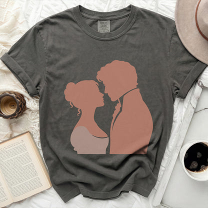 Dark grey t-shirt with silhouette of a couple looking at each other