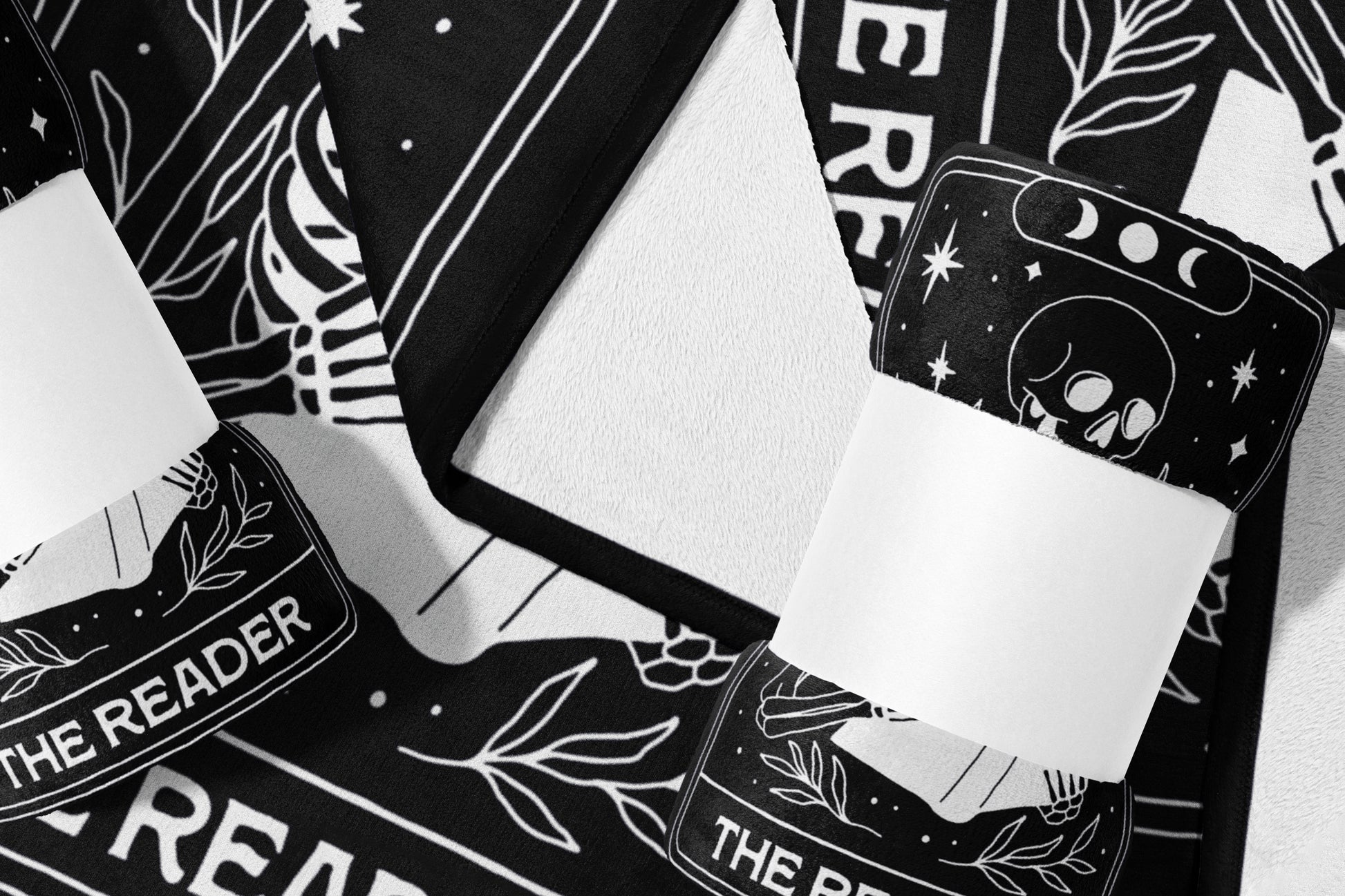 Mysterious Skull Theme Blanket for Cozy Winter