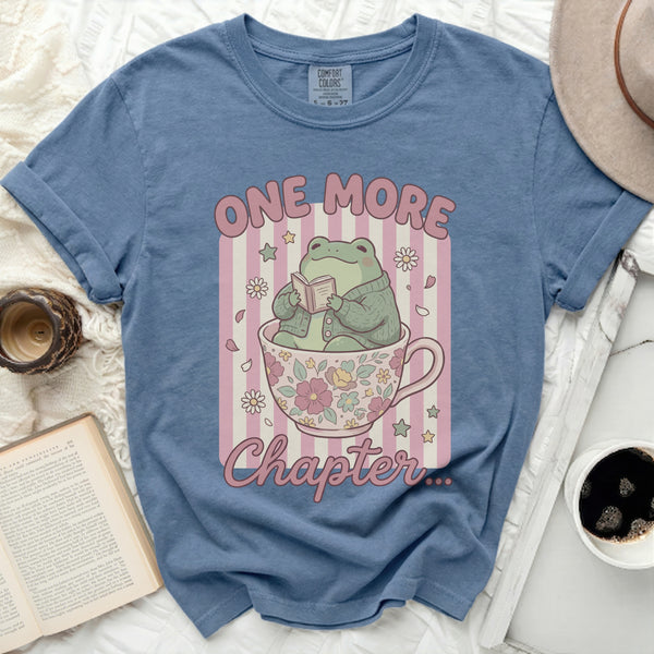 Cozy Reader Frog Teacup Tee in Blue Jean