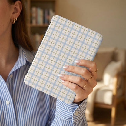 Light Blue and White Checkered Pattern Case