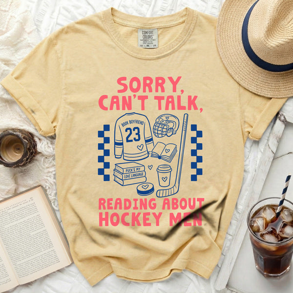 Can't Talk, Reading Hockey Men Tee in Butter