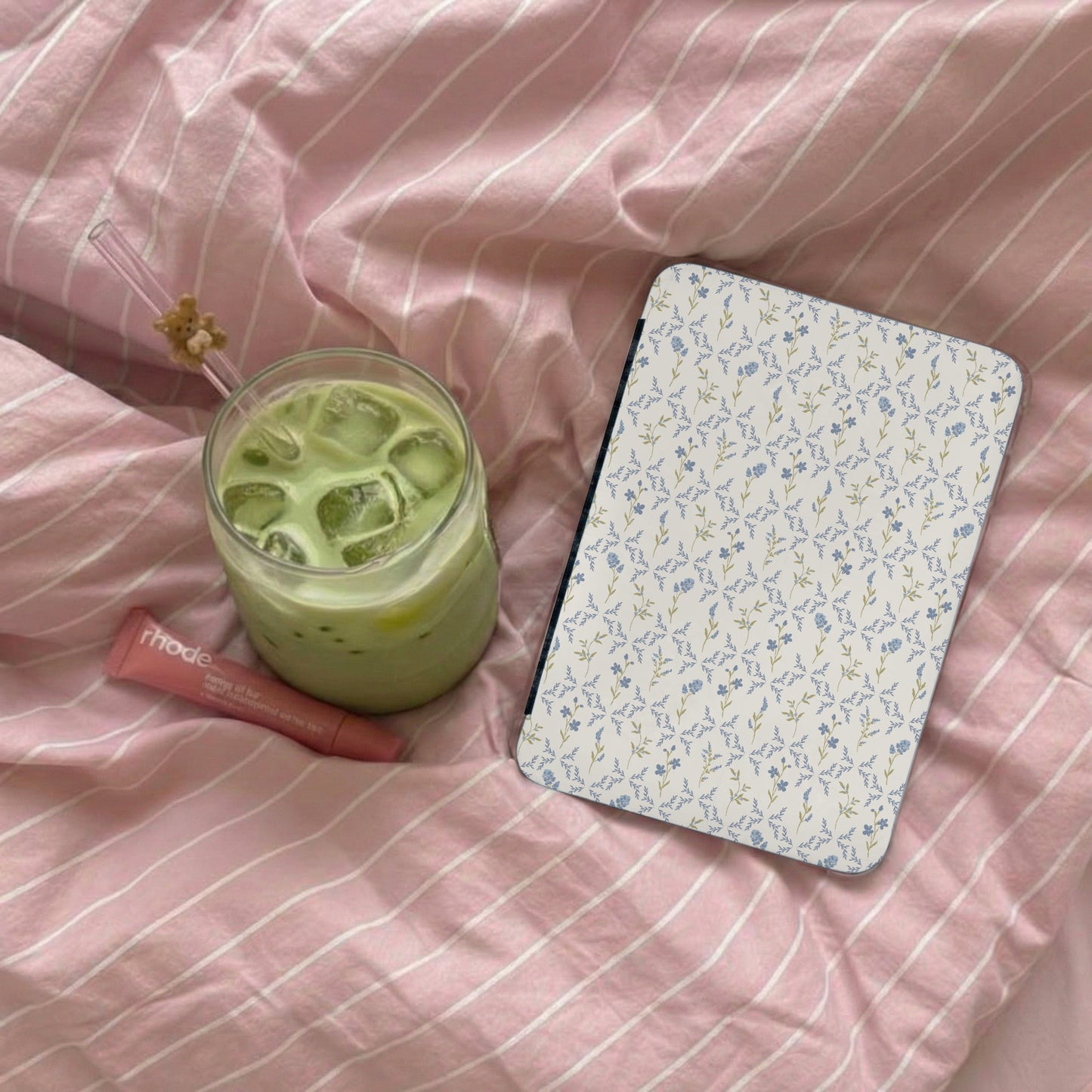 Elegant Floral Design Pattern iPad Case Cover