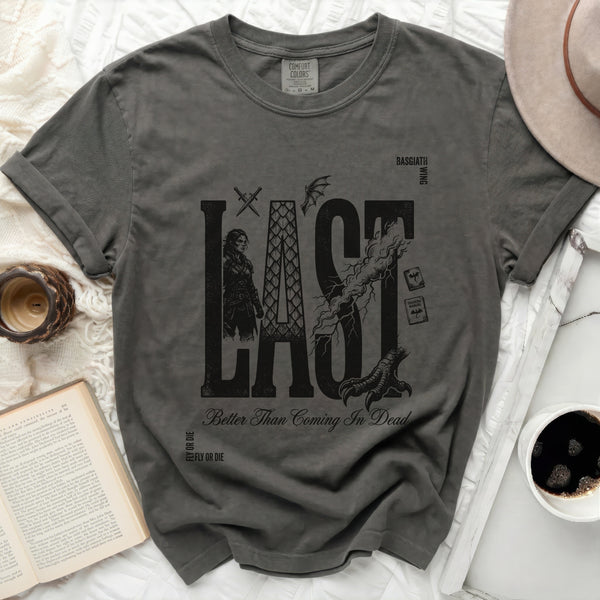 Fourth Wing 'LAST' Tee in Pepper