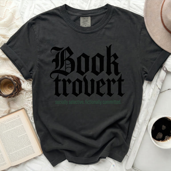 Booktrovert Tee in Black
