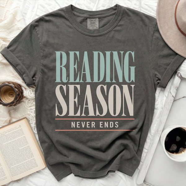 Reading Season Tee in Pepper