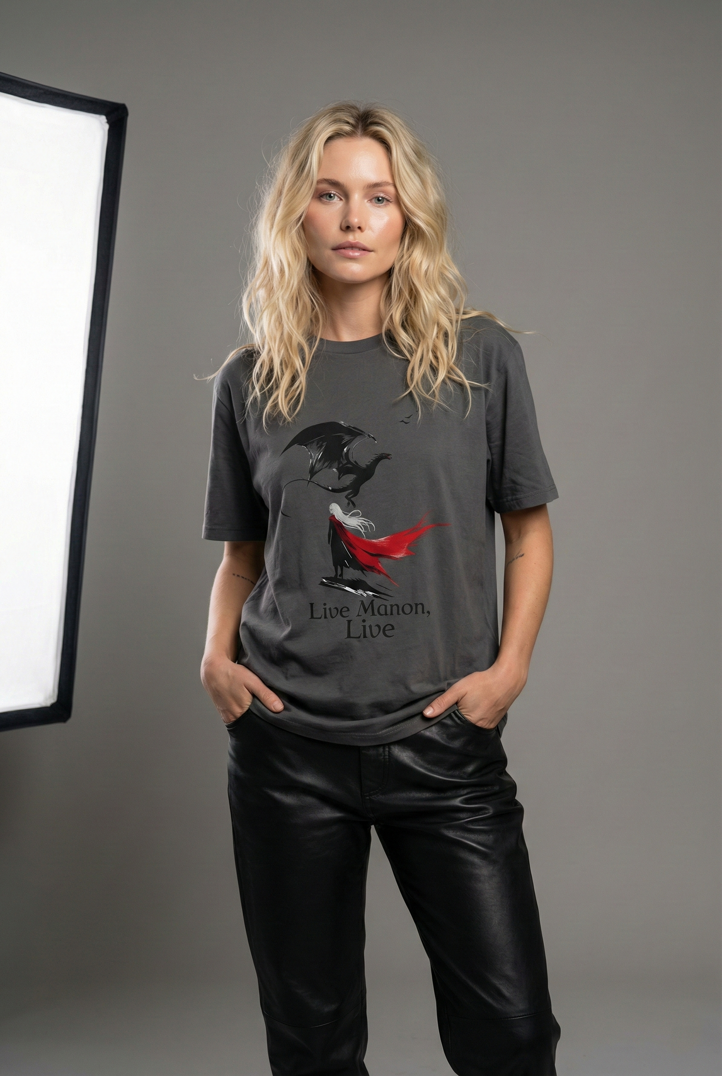 Live, Manon, Live Tee