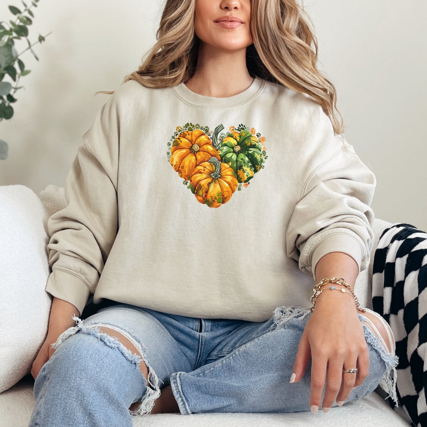 🍂 Heart-Shaped Pumpkin Harvest Sweatshirt 🍂