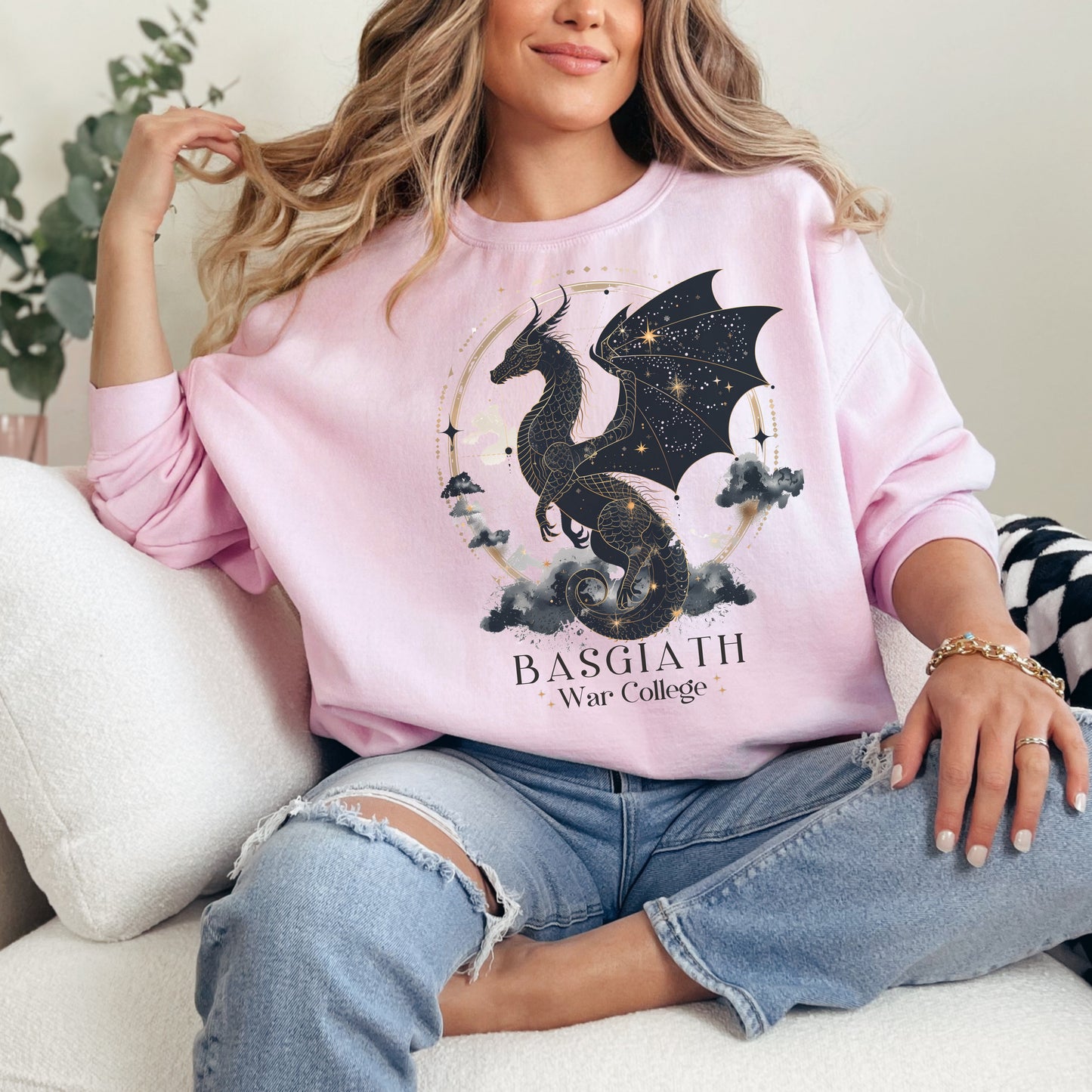 🐉 Basgiath War College Sweatshirt - Cozy Up with Fourth Wing Merch