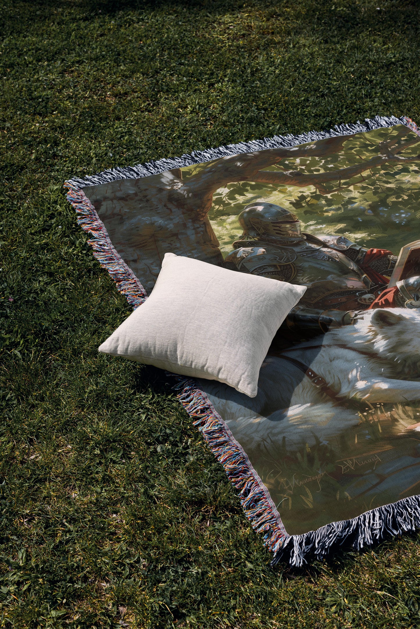 🌳 Tranquil Knight Woven Tapestry Blanket