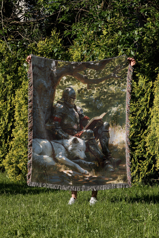 🌳 Tranquil Knight Woven Tapestry Blanket