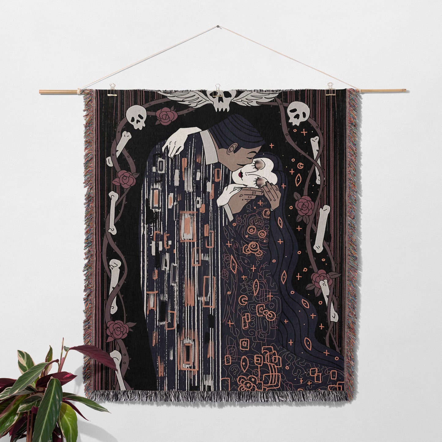 🖤 Gothic Romance "The Kiss" Inspired Tapestry Blanket