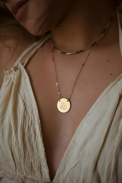 Hot Girls Read Circle Necklace