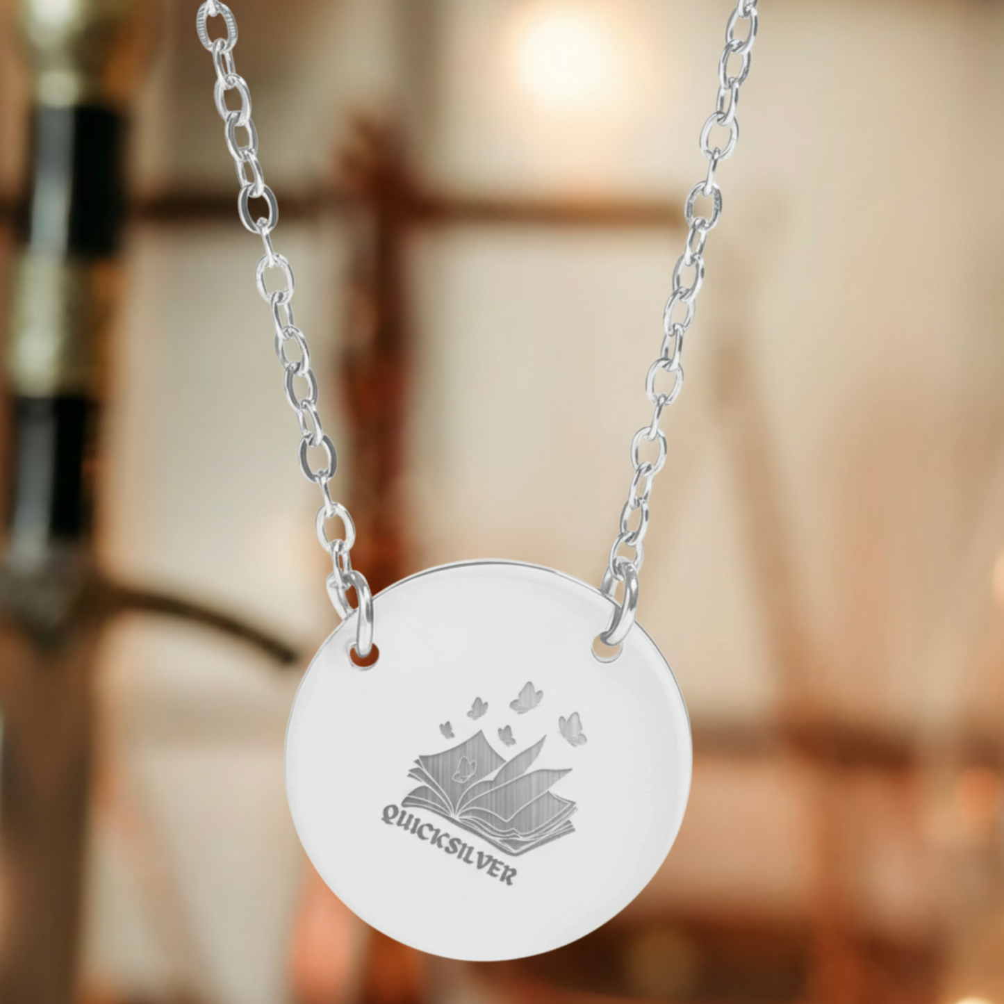 Saeris Fane Butterfly Circle Necklace