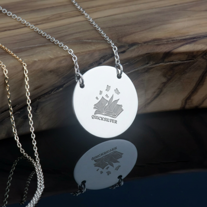 Saeris Fane Butterfly Circle Necklace