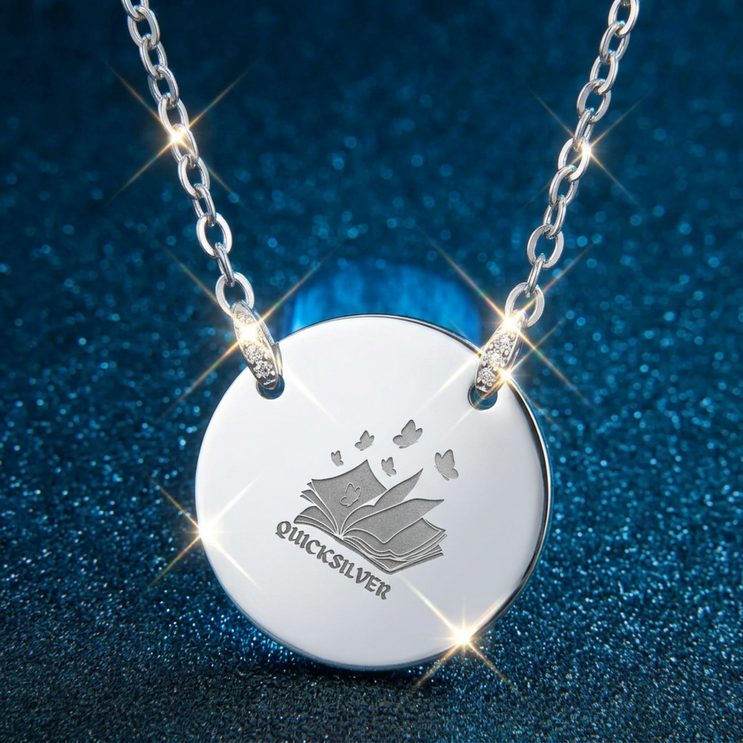 Saeris Fane Butterfly Circle Necklace