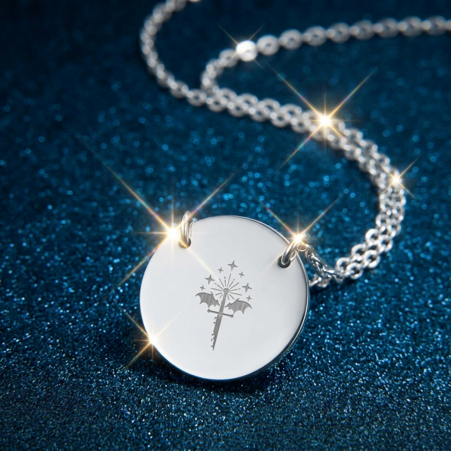 Terrasen Queen Blade Circle Necklace