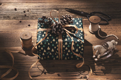 Elegant Black and Gold Christmas Tree Gift Wrap