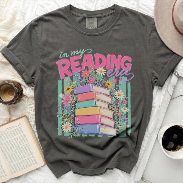 Reading Era Tee in Pepper