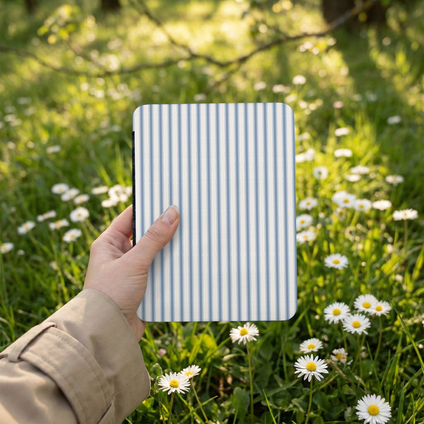 Elegant Blue Striped Patterned Tablet Case Product