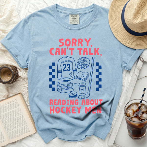 Can't Talk, Reading Hockey Men Tee in Chambray