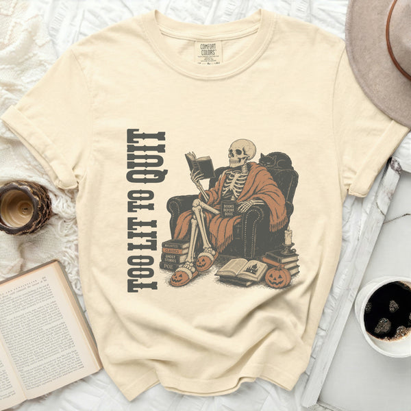 Chill Skeleton Reader Tee in Ivory