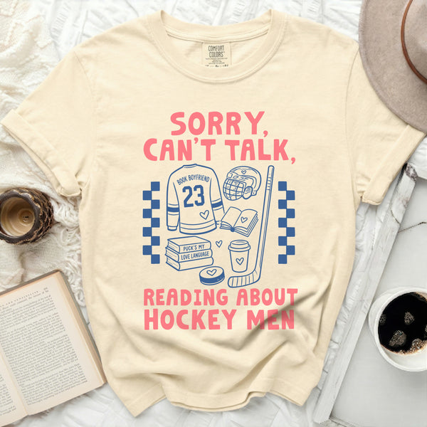 Can't Talk, Reading Hockey Men Tee in Ivory