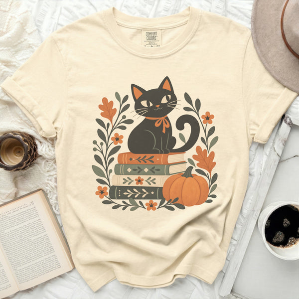 Cozy Bookish Cat Tee in Ivory