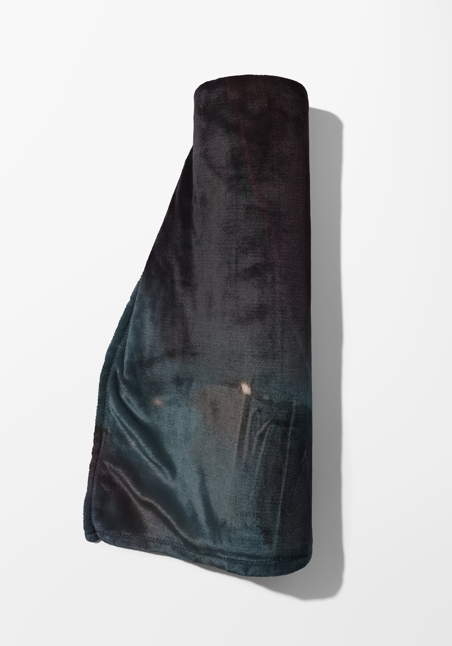 Cozy and Luxurious Plush Throw Blanket for Comfort