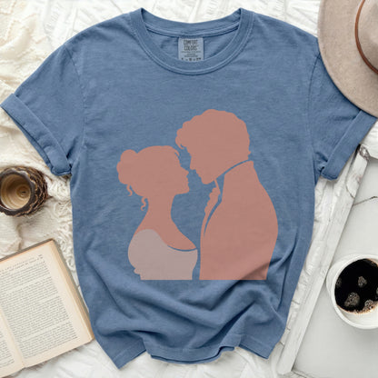 Blue t-shirt with silhouette of a couple embracing